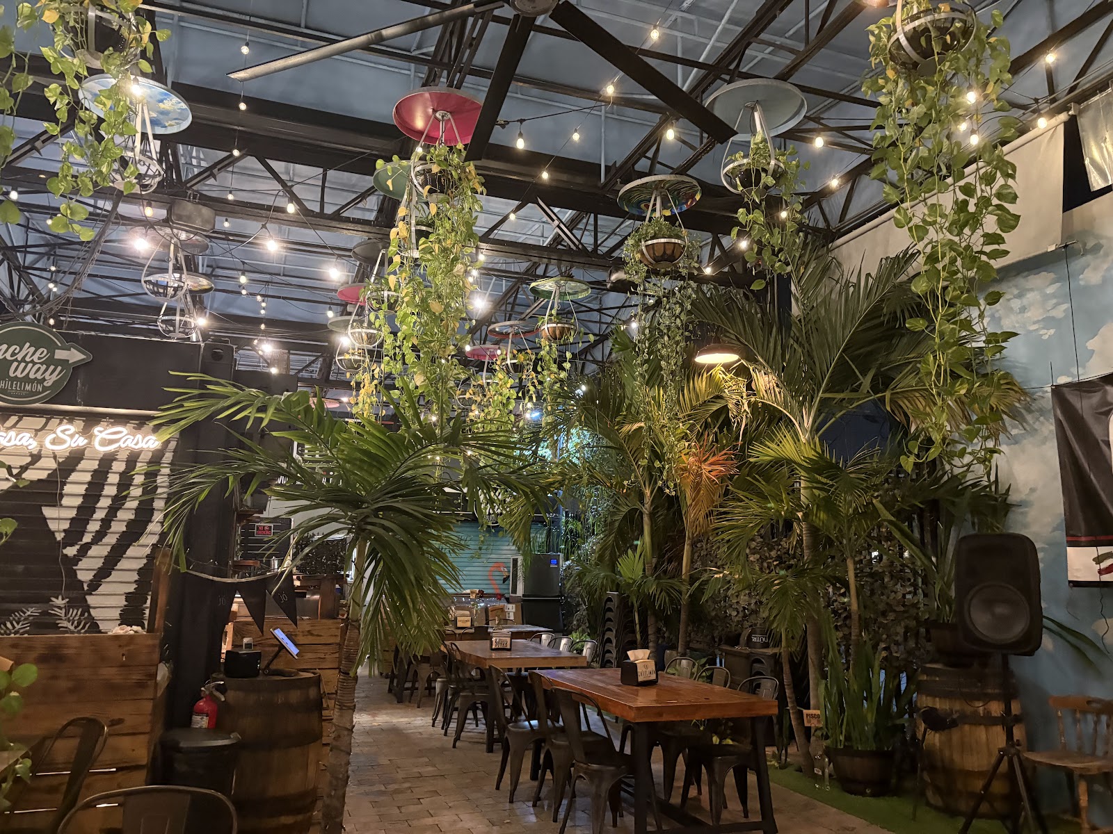 Dining room atmosphere at ChileLimon Fusion in Hollywood, FL